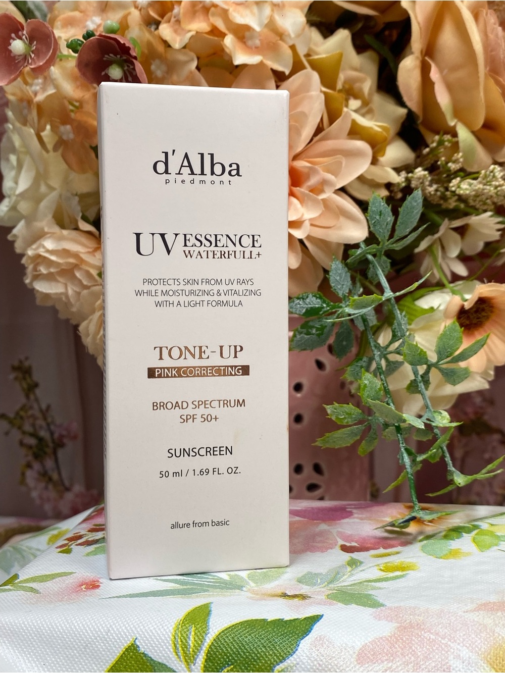 Alba UV Essence Waterfull+ Tone-Up Pink Correcting SPF 50+ Sunscreen